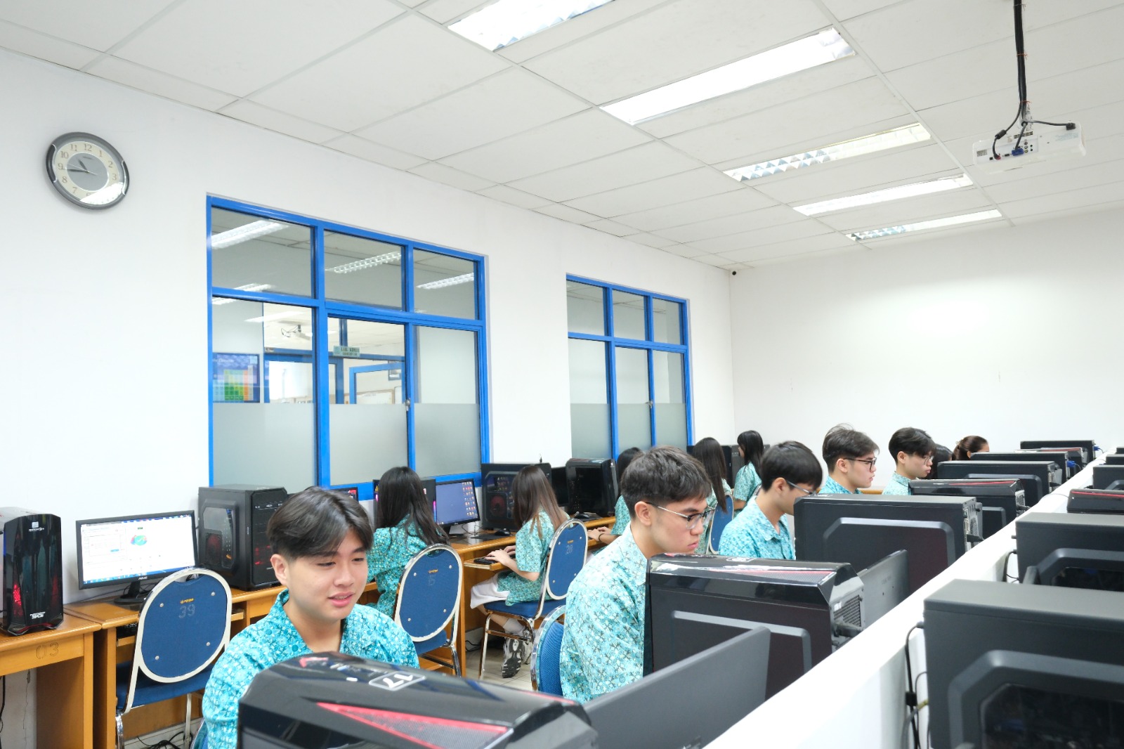 PHOTO-2025-10-06-20-08-03